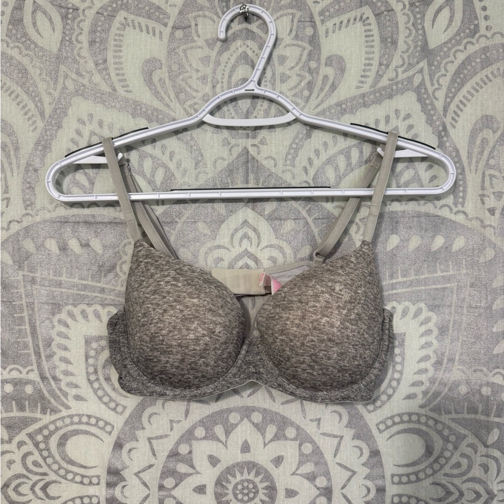 New 2014 $36 Victorias Secret Pink Wear Everywhere Lightly Lined Bra Grey 36B
